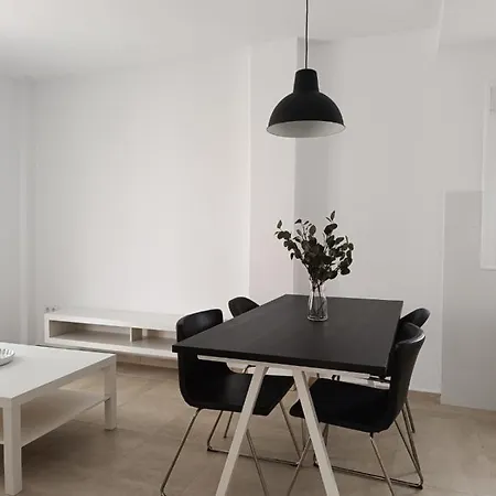 Sherry Parking Gratuito アパート